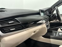 USED 2015 65 BMW X5 3.0 XDRIVE30D M SPORT 5d 255 BHP Striking Ivory White Interior, Matt Carbon Interior Accents, Panoramic Glass Slide Roof,