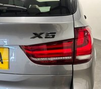USED 2015 65 BMW X5 3.0 XDRIVE30D M SPORT 5d 255 BHP Striking Ivory White Interior, Matt Carbon Interior Accents, Panoramic Glass Slide Roof,