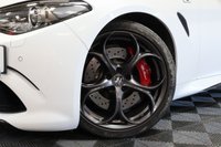 USED 2020 70 ALFA ROMEO GIULIA 2.9 V6 BITURBO QUADRIFOGLIO 4d 503 BHP QUADRIFOGLIO STEERING WHEEL, MEMORY HEATED SEATS, CARBON INTERIOR, HARMAN KARDON SOUND, MINERAL PEARL PAINT.