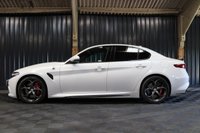 USED 2020 70 ALFA ROMEO GIULIA 2.9 V6 BITURBO QUADRIFOGLIO 4d 503 BHP QUADRIFOGLIO STEERING WHEEL, MEMORY HEATED SEATS, CARBON INTERIOR, HARMAN KARDON SOUND, MINERAL PEARL PAINT.