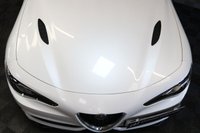 USED 2020 70 ALFA ROMEO GIULIA 2.9 V6 BITURBO QUADRIFOGLIO 4d 503 BHP QUADRIFOGLIO STEERING WHEEL, MEMORY HEATED SEATS, CARBON INTERIOR, HARMAN KARDON SOUND, MINERAL PEARL PAINT.