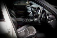 USED 2020 70 ALFA ROMEO GIULIA 2.9 V6 BITURBO QUADRIFOGLIO 4d 503 BHP QUADRIFOGLIO STEERING WHEEL, MEMORY HEATED SEATS, CARBON INTERIOR, HARMAN KARDON SOUND, MINERAL PEARL PAINT.