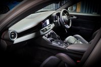 USED 2020 70 ALFA ROMEO GIULIA 2.9 V6 BITURBO QUADRIFOGLIO 4d 503 BHP QUADRIFOGLIO STEERING WHEEL, MEMORY HEATED SEATS, CARBON INTERIOR, HARMAN KARDON SOUND, MINERAL PEARL PAINT.