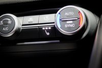 USED 2020 70 ALFA ROMEO GIULIA 2.9 V6 BITURBO QUADRIFOGLIO 4d 503 BHP QUADRIFOGLIO STEERING WHEEL, MEMORY HEATED SEATS, CARBON INTERIOR, HARMAN KARDON SOUND, MINERAL PEARL PAINT.