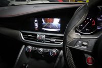USED 2020 70 ALFA ROMEO GIULIA 2.9 V6 BITURBO QUADRIFOGLIO 4d 503 BHP QUADRIFOGLIO STEERING WHEEL, MEMORY HEATED SEATS, CARBON INTERIOR, HARMAN KARDON SOUND, MINERAL PEARL PAINT.