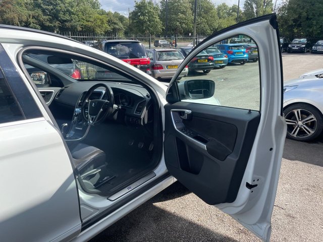 2015 VOLVO XC60 - Photo 8