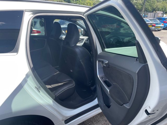 2015 VOLVO XC60 - Photo 12