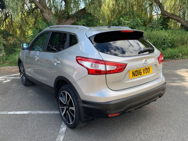 View our NISSAN QASHQAI