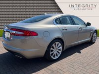 USED 2013 63 JAGUAR XF 2.2 D PREMIUM LUXURY 4d 200 BHP 9 x SERVCIE STAMPS INCLUDING CAMBELT DONE IN 2022 - NAVIGATION - BLUETOOTH - CLIMATE CONTROL - HEATED SEATS - HEATED WINDSCREEN - POWER MEMORY FRONT SEATS - 18" ALLOY WHEELS
