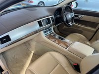 USED 2013 63 JAGUAR XF 2.2 D PREMIUM LUXURY 4d 200 BHP 9 x SERVCIE STAMPS INCLUDING CAMBELT DONE IN 2022 - NAVIGATION - BLUETOOTH - CLIMATE CONTROL - HEATED SEATS - HEATED WINDSCREEN - POWER MEMORY FRONT SEATS - 18" ALLOY WHEELS