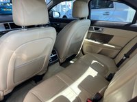 USED 2013 63 JAGUAR XF 2.2 D PREMIUM LUXURY 4d 200 BHP 9 x SERVCIE STAMPS INCLUDING CAMBELT DONE IN 2022 - NAVIGATION - BLUETOOTH - CLIMATE CONTROL - HEATED SEATS - HEATED WINDSCREEN - POWER MEMORY FRONT SEATS - 18" ALLOY WHEELS