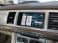 USED 2013 63 JAGUAR XF 2.2 D PREMIUM LUXURY 4d 200 BHP 9 x SERVCIE STAMPS INCLUDING CAMBELT DONE IN 2022 - NAVIGATION - BLUETOOTH - CLIMATE CONTROL - HEATED SEATS - HEATED WINDSCREEN - POWER MEMORY FRONT SEATS - 18" ALLOY WHEELS