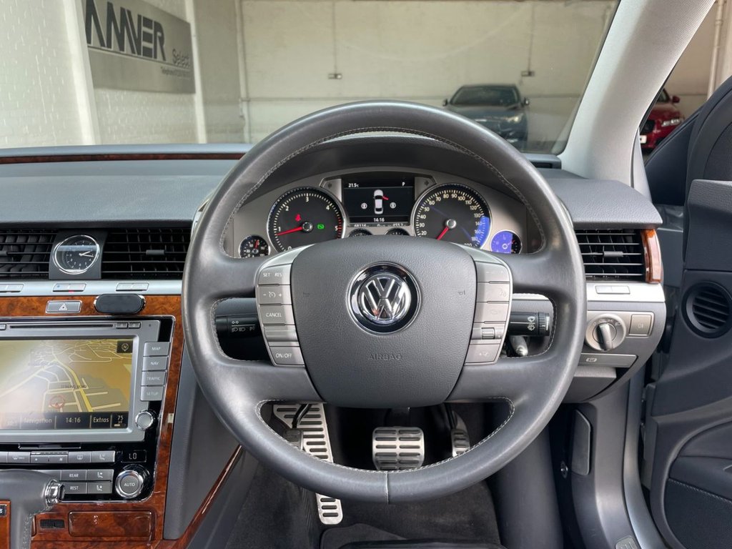 USED 2012 62 VOLKSWAGEN PHAETON 3.0 V6 TDI 4MOTION SWB 4d 237 BHP 