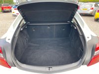 USED 2014 14 VAUXHALL INSIGNIA 1.8 DESIGN NAV 5d 138 BHP 