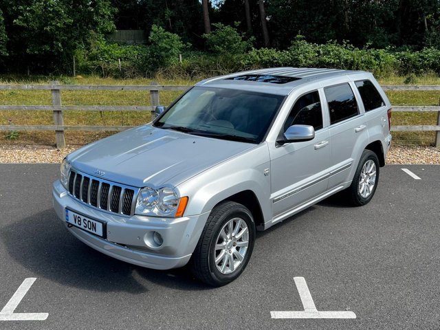2006 V Jeep Grand Cherokee OVERLAND // HEMI 5.7 V8 322 BHP // 5d // px swap