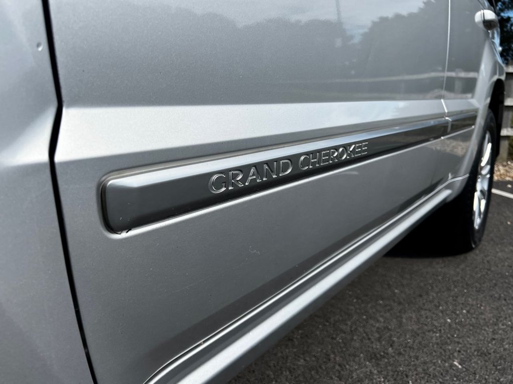 USED 2006 V JEEP GRAND CHEROKEE OVERLAND // HEMI 5.7 V8 322 BHP // 5d // px swap 