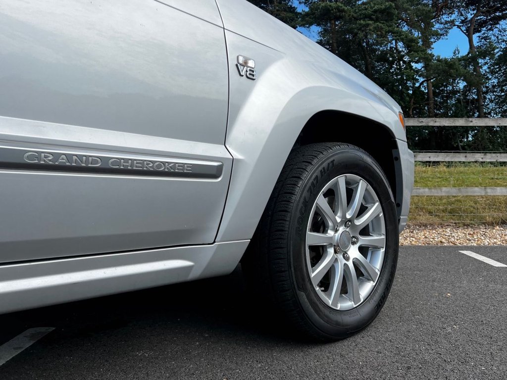 USED 2006 V JEEP GRAND CHEROKEE OVERLAND // HEMI 5.7 V8 322 BHP // 5d // px swap 