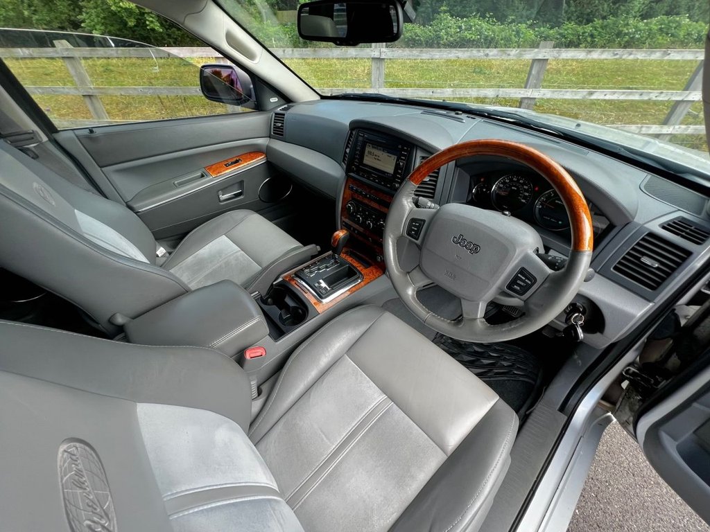 USED 2006 V JEEP GRAND CHEROKEE OVERLAND // HEMI 5.7 V8 322 BHP // 5d // px swap 