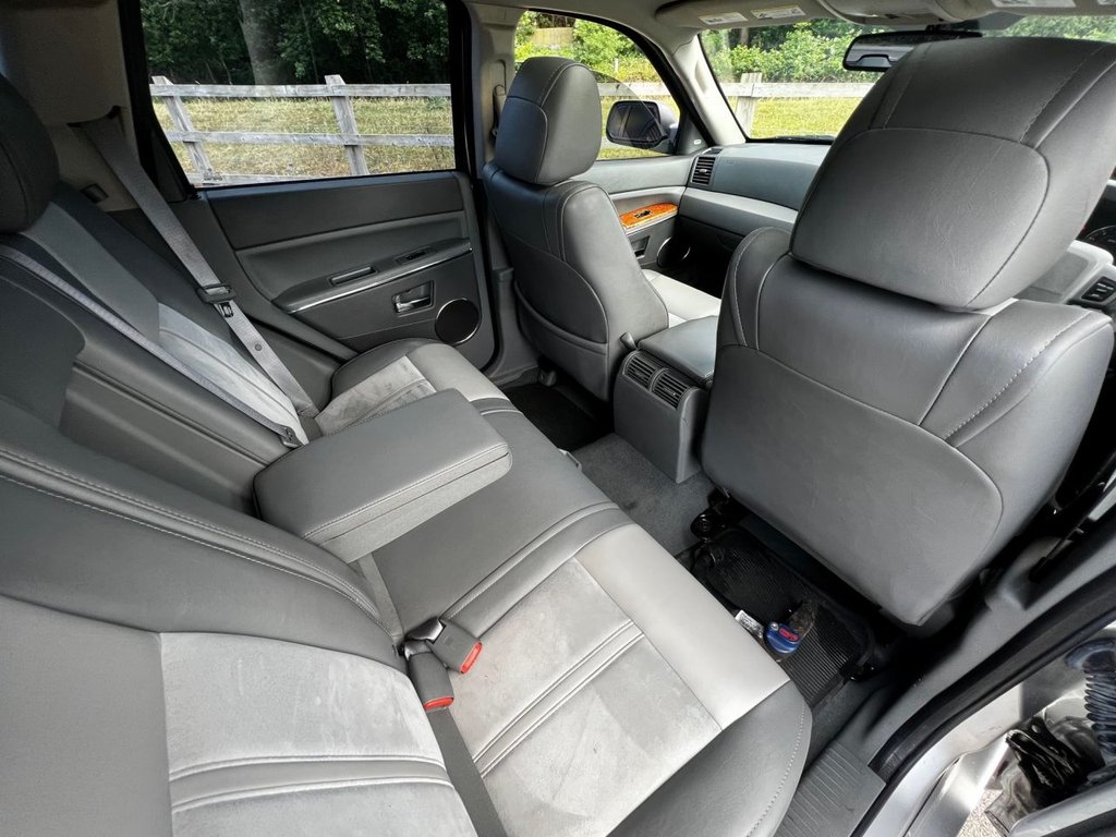 USED 2006 V JEEP GRAND CHEROKEE OVERLAND // HEMI 5.7 V8 322 BHP // 5d // px swap 