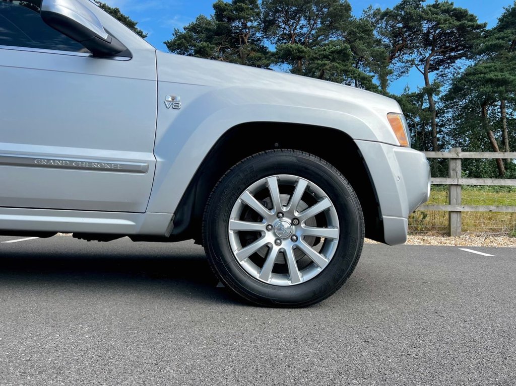 USED 2006 V JEEP GRAND CHEROKEE OVERLAND // HEMI 5.7 V8 322 BHP // 5d // px swap 