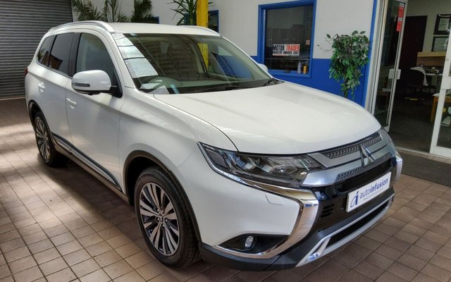 2020 70 Mitsubishi Outlander 2.0 EXCEED 5d 148 BHP
