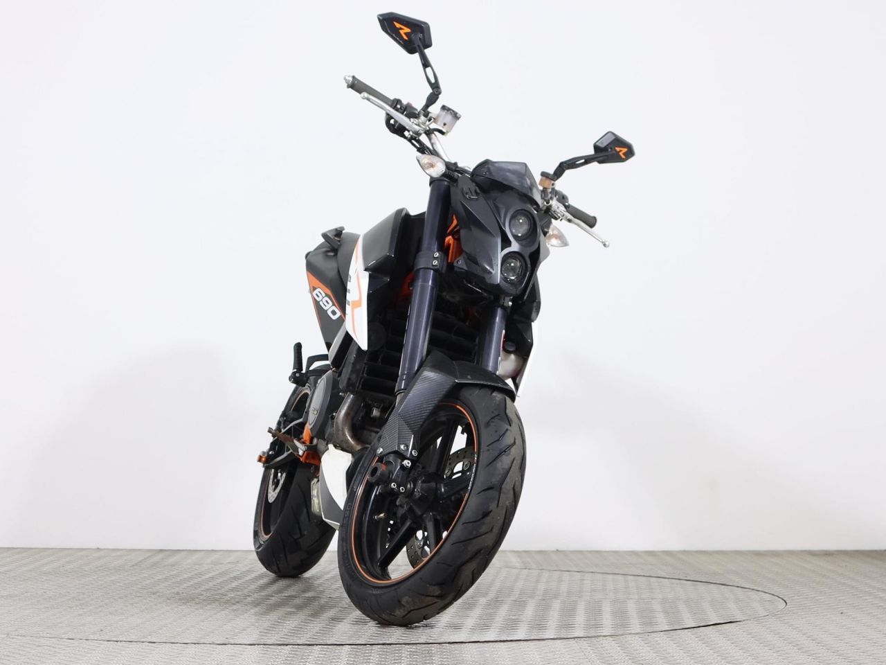 Duke 200 Ktm 690 Super Duke 2010 KTM 690 DUKE WHITE With 24500