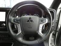 USED 2019 69 MITSUBISHI OUTLANDER 2.4 PHEV EXCEED SAFETY 5d 222 BHP IMMACULATE EXAMPLE BIG SPEC SAT NAV LEATHER CAMERA VAT Q