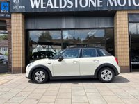 USED 2019 19 MINI HATCH COOPER 1.5 COOPER CLASSIC 5d 134 BHP 1 PRIVATE OWNER