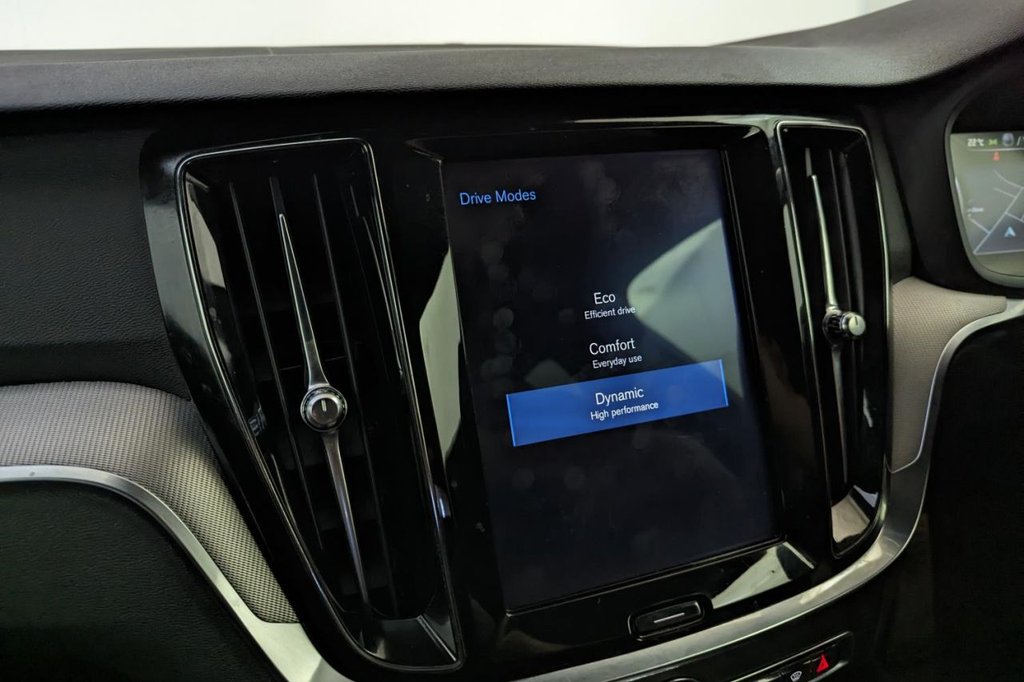 USED 2019 19 VOLVO V60 2.0 D4 R-DESIGN 5d 188 BHP 