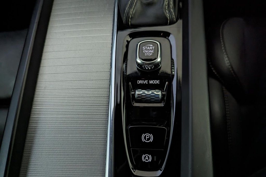 USED 2019 19 VOLVO V60 2.0 D4 R-DESIGN 5d 188 BHP 