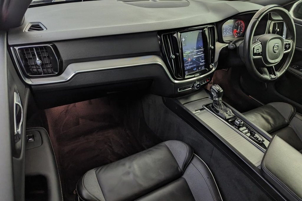 USED 2019 19 VOLVO V60 2.0 D4 R-DESIGN 5d 188 BHP 