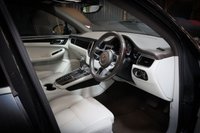 USED 2016 66 PORSCHE MACAN 3.0 D S PDK 5d 258 BHP AGATE AND PEBBLE INTERIOR, PAN ROOF, FULL HISTORY - PASM - PDLS - REVERSE CAMERA - 20 INCH ALLOYS -  NEW TYRES