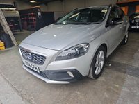 USED 2014 64 VOLVO V40 1.6 D2 CROSS COUNTRY LUX 5d 113 BHP &pound;20 Road Tax