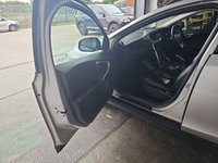 USED 2014 64 VOLVO V40 1.6 D2 CROSS COUNTRY LUX 5d 113 BHP &pound;20 Road Tax