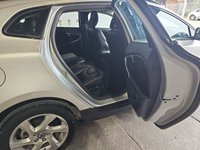 USED 2014 64 VOLVO V40 1.6 D2 CROSS COUNTRY LUX 5d 113 BHP &pound;20 Road Tax