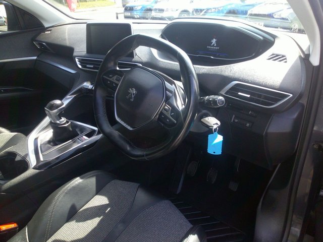 2019 PEUGEOT 3008 - Photo 6