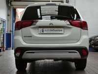 USED 2020 70 MITSUBISHI OUTLANDER 2.0 EXCEED 5d 148 BHP 7 SEATS SAT NAV LEATHER CAMERA 1 OWNER MITSUBISHI WARRANTY TILL NOV 2025