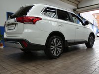 USED 2020 70 MITSUBISHI OUTLANDER 2.0 EXCEED 5d 148 BHP 7 SEATS SAT NAV LEATHER CAMERA 1 OWNER MITSUBISHI WARRANTY TILL NOV 2025