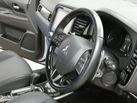 USED 2020 70 MITSUBISHI OUTLANDER 2.0 EXCEED 5d 148 BHP 7 SEATS SAT NAV LEATHER CAMERA 1 OWNER MITSUBISHI WARRANTY TILL NOV 2025