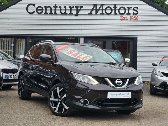 2015 65 Nissan Qashqai 1.5 dCi TEKNA (Smart Vision) 5dr - GLASS ROOF