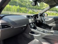 USED 2019 19 JAGUAR F-PACE 2.0 R-SPORT AWD 5d 177 BHP 