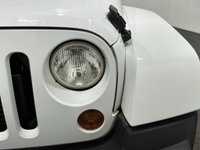 USED 2011 11 JEEP WRANGLER 2.8 SAHARA CRD 2d 197 BHP Striking High Gloss  White Ready for summer Jeep Sahara FREE UK DELIVERY