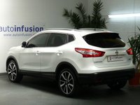 USED 2014 14 NISSAN QASHQAI 1.6 DCI TEKNA 5d 128 BHP &pound;35 ROAD TAX SAT NAV LEATHER SUNROOF CAMERA LOW MILEAGE 2 OWNERS FROM NEW 8 SERVICES TO 38K MILES