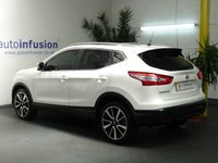 USED 2014 14 NISSAN QASHQAI 1.6 DCI TEKNA 5d 128 BHP &pound;35 ROAD TAX SAT NAV LEATHER SUNROOF CAMERA LOW MILEAGE 2 OWNERS FROM NEW 8 SERVICES TO 38K MILES