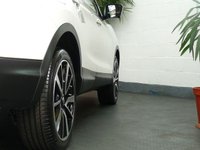 USED 2014 14 NISSAN QASHQAI 1.6 DCI TEKNA 5d 128 BHP &pound;35 ROAD TAX SAT NAV LEATHER SUNROOF CAMERA LOW MILEAGE 2 OWNERS FROM NEW 8 SERVICES TO 38K MILES
