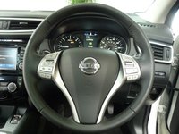 USED 2014 14 NISSAN QASHQAI 1.6 DCI TEKNA 5d 128 BHP &pound;35 ROAD TAX SAT NAV LEATHER SUNROOF CAMERA LOW MILEAGE 2 OWNERS FROM NEW 8 SERVICES TO 38K MILES