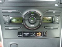 USED 2011 60 TOYOTA AURIS 1.8 T SPIRIT 5d 99 BHP www.suffolkcarcentre.co.uk - Located at Ilketshall
