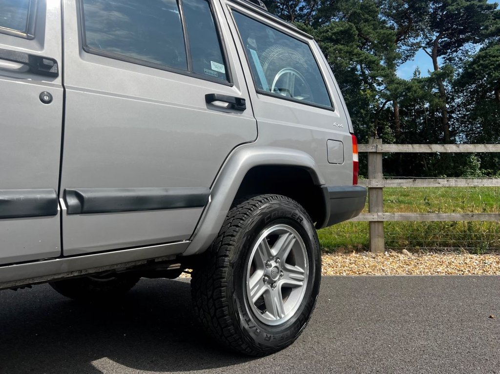 USED 2001 Y JEEP CHEROKEE 60TH ANNIVERSARY XJ // 2.5TD // 5d // 114 BHP // px swap 