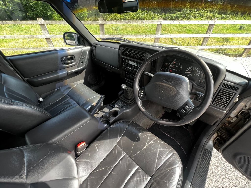 USED 2001 Y JEEP CHEROKEE 60TH ANNIVERSARY XJ // 2.5TD // 5d // 114 BHP // px swap 