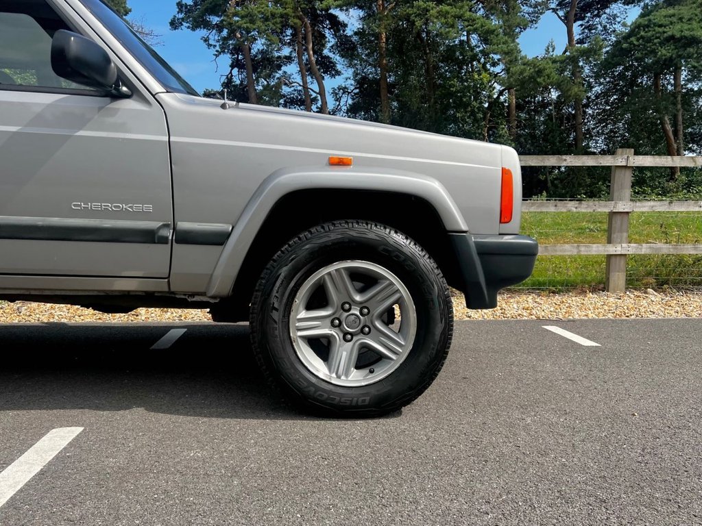 USED 2001 Y JEEP CHEROKEE 60TH ANNIVERSARY XJ // 2.5TD // 5d // 114 BHP // px swap 